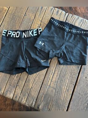 Nike Black Dri-FIT & Under Armour Compression Athletic Shorts Size Small